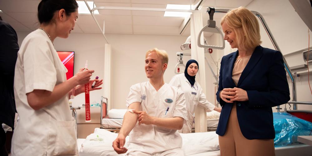 Flere unge vil bli sykepleier og lærer