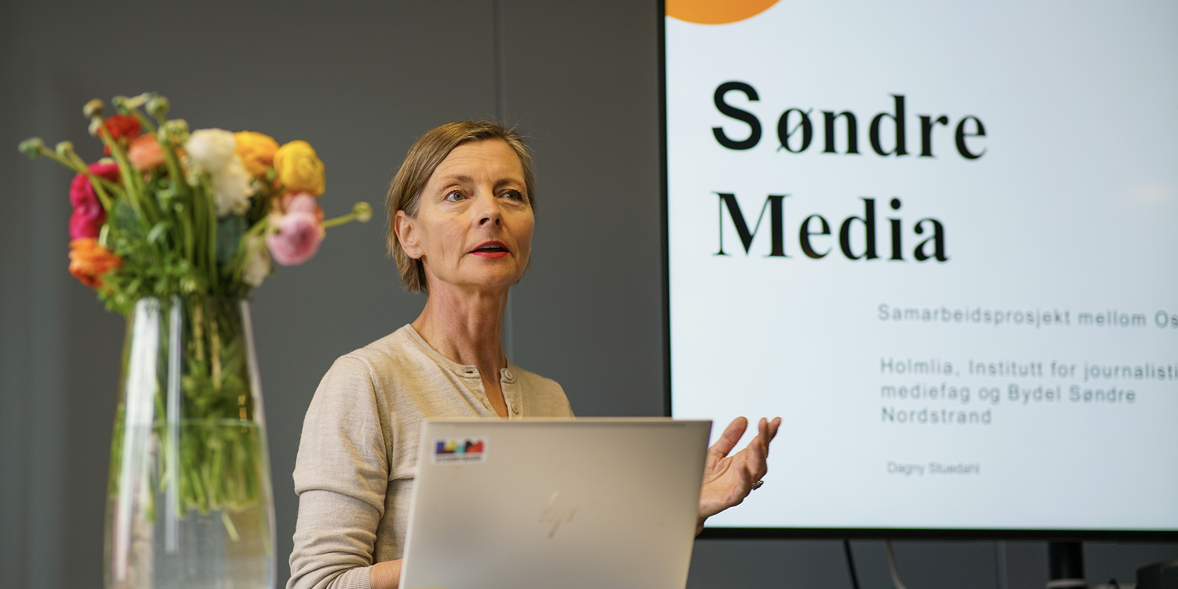 Dagny Stuedahl presenterar Søndre Media-prosjektet. 