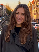 Portrait photo of Madeleine Simmons