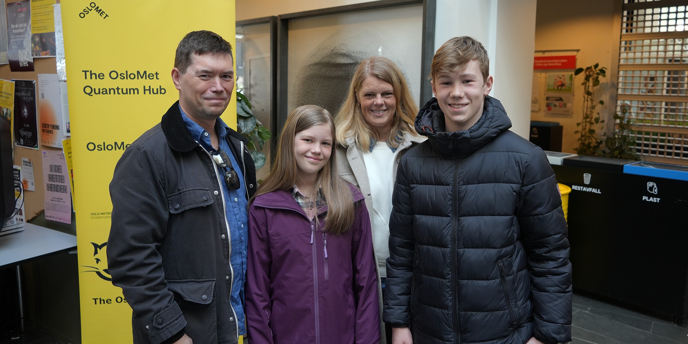 Bilde av Ståle Grøtte, Tindra Marie Grøtte, Kaja Marie Bergum Pedersen og Balder Pedersen Grøtte på familiedagen.