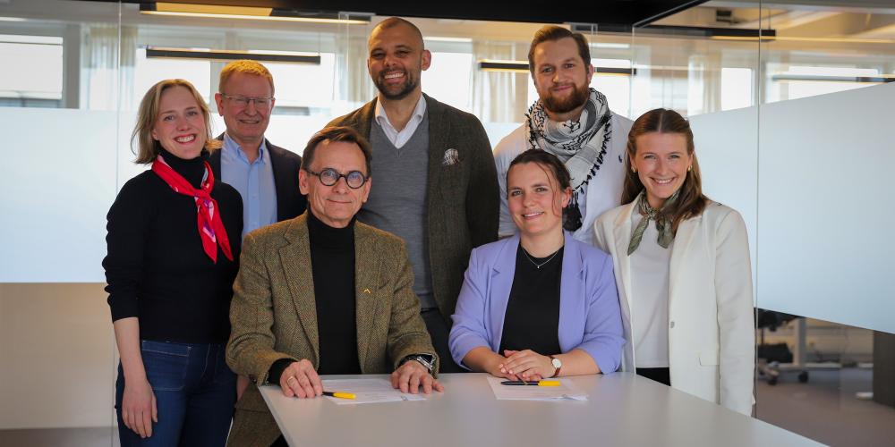 Signerte avtale med Gründergarasjen        