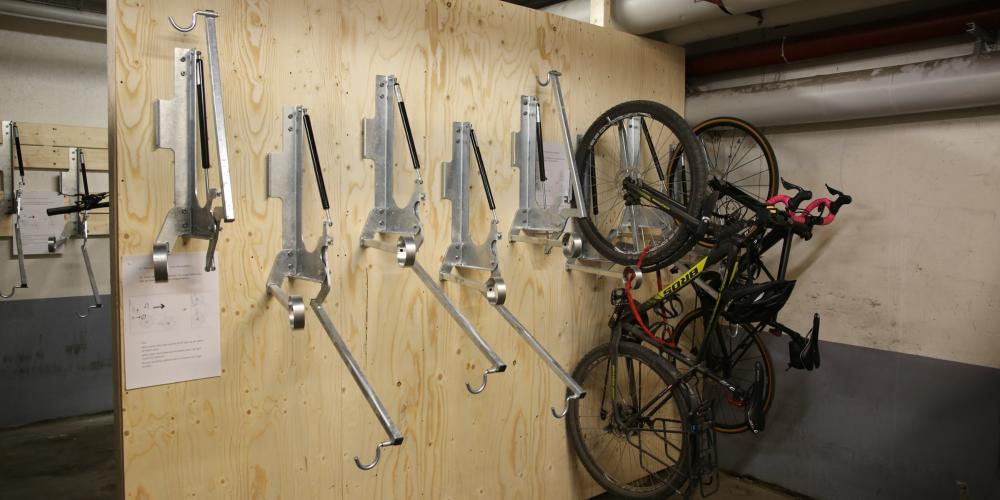 Flere sykkelstativ i P42