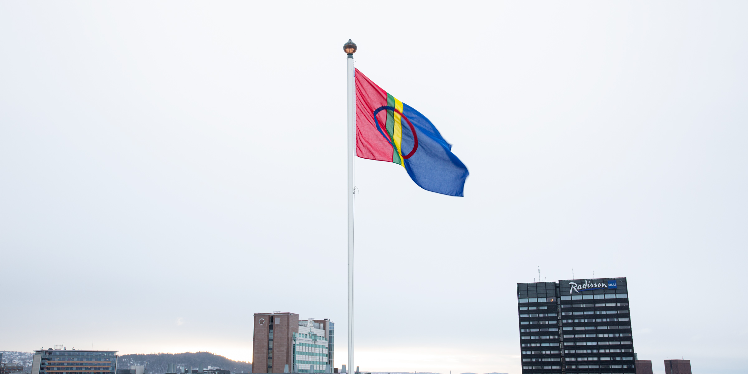 Det samiske flagget er heist på OsloMet.