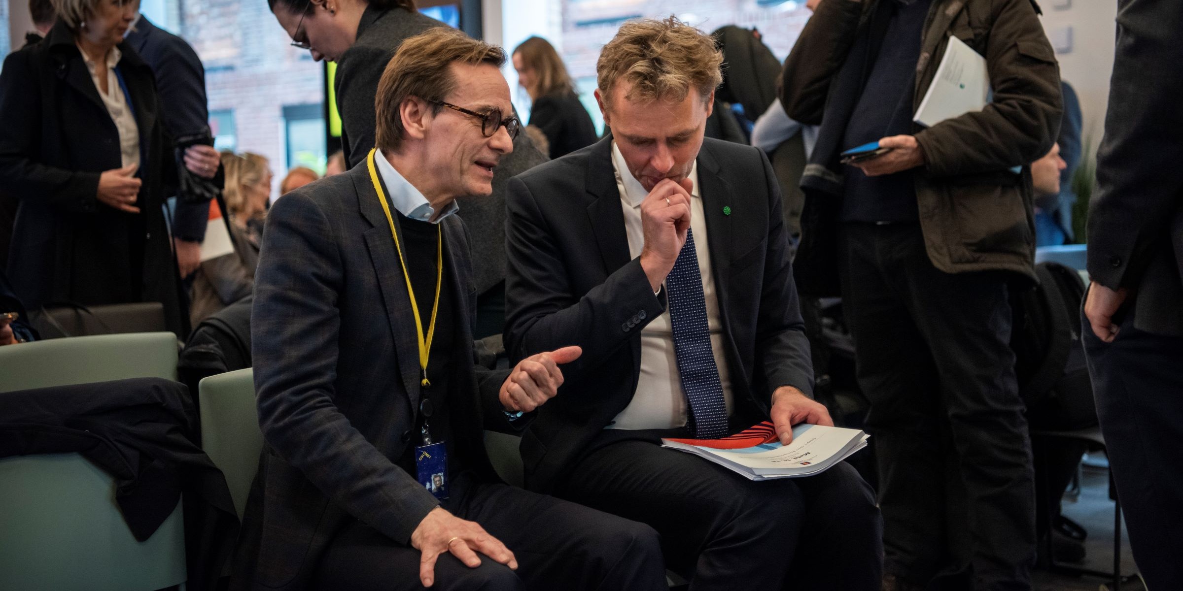 Foto av rektor ved OsloMet, Christen Krogh i samtale med forsknings- og høyere utdanningsminister Ola Borten Moe.
