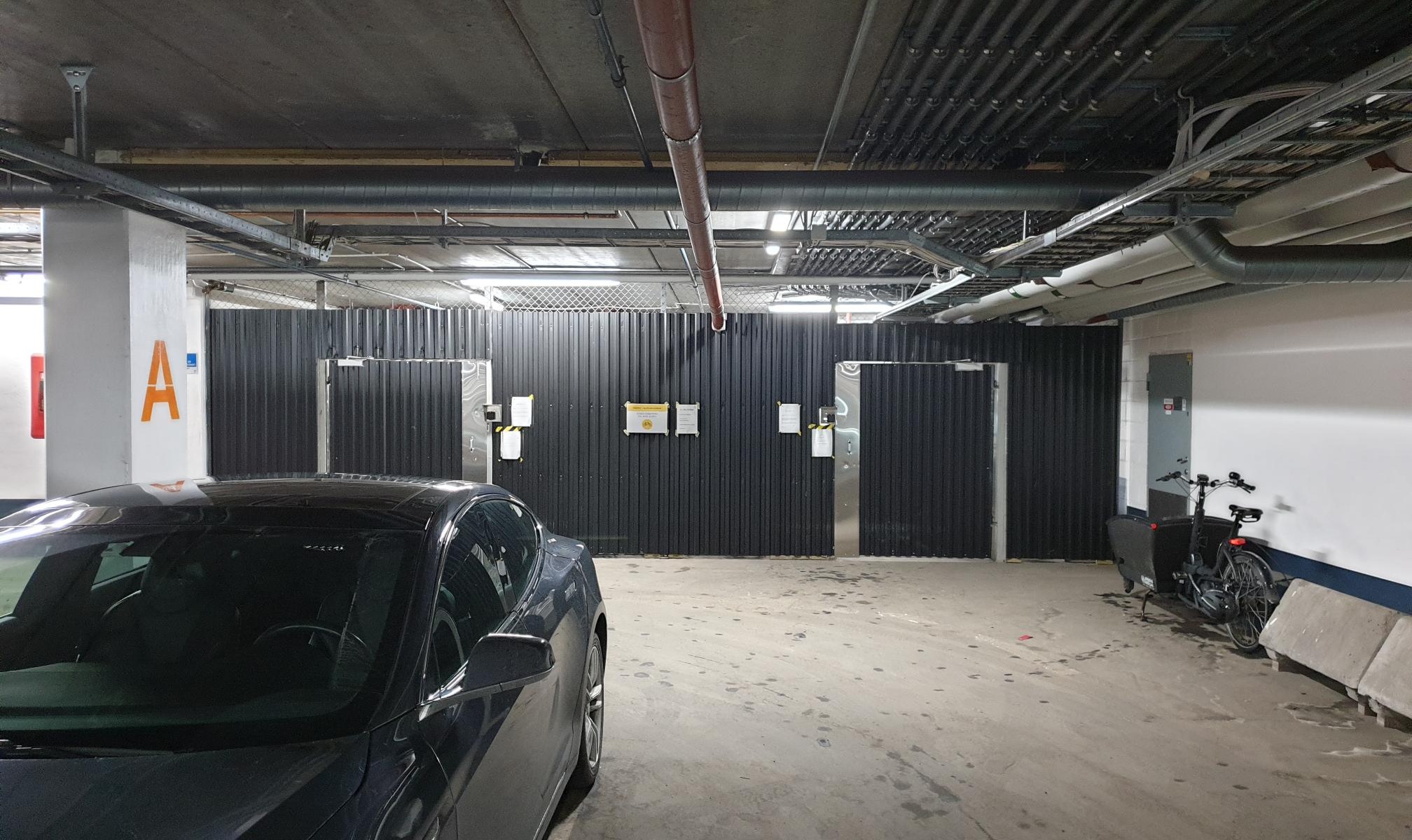 Foto av sykkelparkeringen i Frydenlundgarasjen.