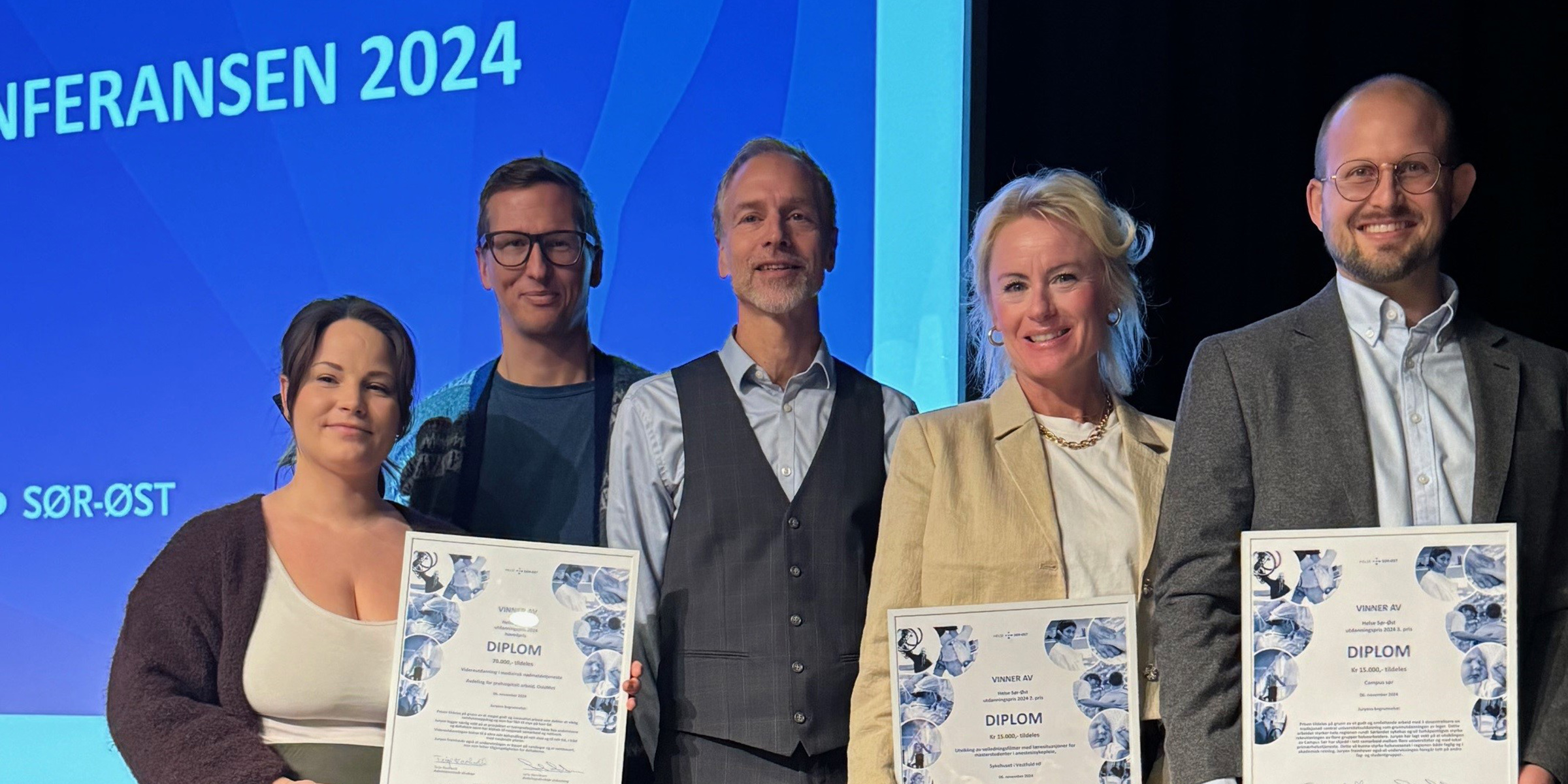 Gruppebilde av prisvinnerne.